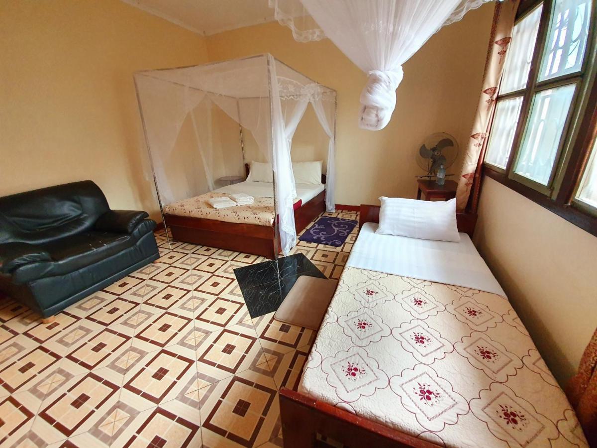 Annas Bed And Breakfast Ентебе Екстериор снимка