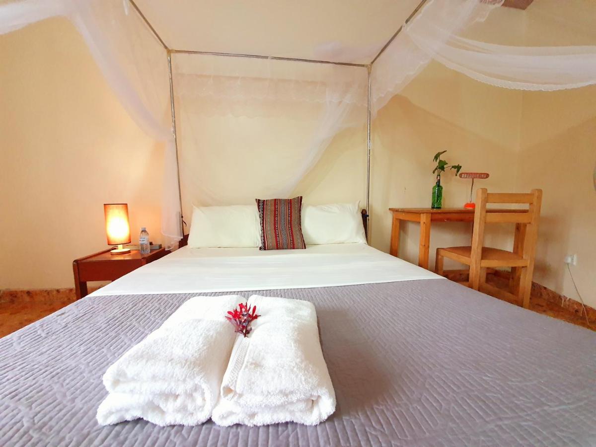 Annas Bed And Breakfast Ентебе Екстериор снимка