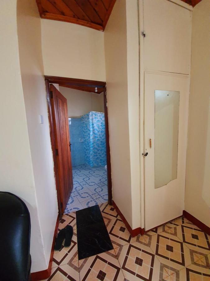 Annas Bed And Breakfast Ентебе Екстериор снимка